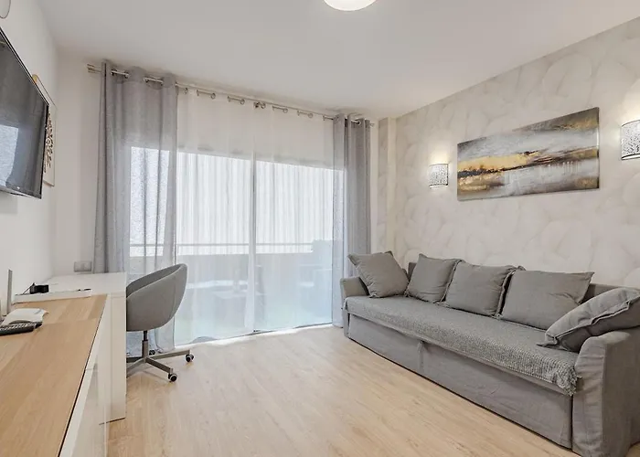 Modern And Cozy In Cristianos Apartment