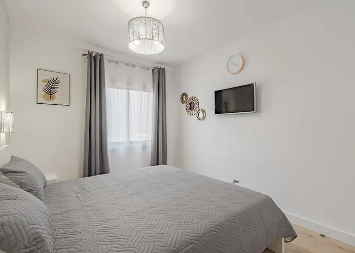 Apartment Modern And Cozy In Cristianos